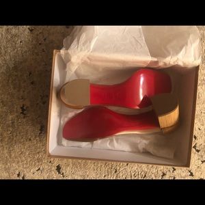 Christian Louboutin Grandola camel BNIB